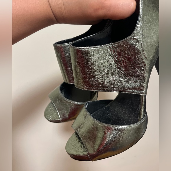 NINE WEST METALLIC SILVER GRAY STILETTOS SIZE 7 1/2 M - Picture 4 of 7